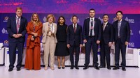Sejumlah pemimpin bisnis global maupun nasional, di antaranya Chair of Trade & Investment Task Force B20 Arif Rachmat (ke-4 dari kanan) dan Presiden Direktur PT HM Sampoerna Tbk. Vassilis Gkatzelis (ke-3 dari kanan), berdiskusi pada sesi bertajuk ‘Membangun Ketahanan Rantai Pasok Nasional dan Regional untuk Mencegah Disrupsi Perdagangan’ sebagai bagian dari Konferensi Tingkat Tinggi B20 (B20 Summit) Indonesia di Bali, Minggu (13/11/2022).