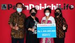 Cair... Nasabah di Lampung Ini Dapat Rp 1,3 M dari Asuransi