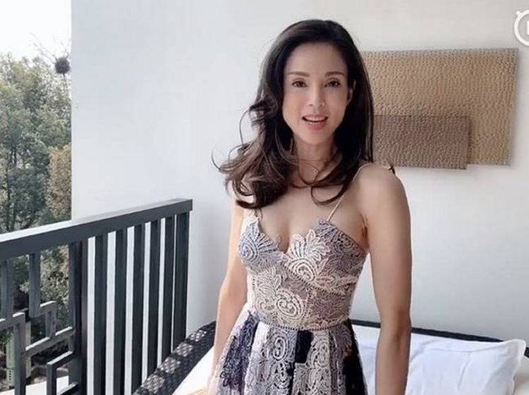 Potret Bibi Lung Awet Muda, Dikira Petugas Bandara Pakai Paspor Palsu