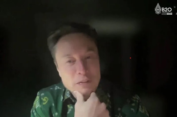 Tangkapan layar CEO Tesla Motors Elon Musk mengenakan batik dari sulawesi Tengah saat hadir secara virtual dalam KTT B20. (Antara/Bayu P)