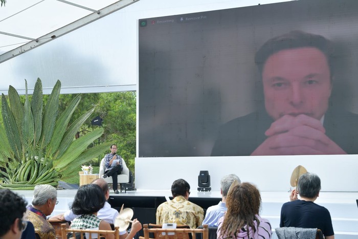 Elon Musk berdialog dengan Nadiem dan mahasiswa di KTT G20 Bali