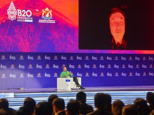 Elon Musk di KTT G20 Gelap-gelapan, Apa Karena Rumah Kontrakan?