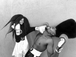 Gaya Rambut Ayah dan Anak Ini, Bikin Orang Terheran-heran