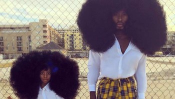 Dia benar-benar pria paling hebat di dunia. Jiwanya menginspirasi saya untuk menjadi yang terbaik. Ayah adalah orang kepercayaan dan guru saya. Bukan hanya di sekolah saya, tetapi guru saya dalam hidup kata Jaxyn kepada VICE.