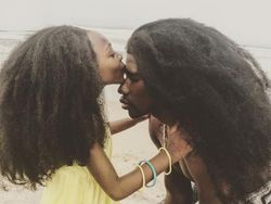 Gaya Rambut Ayah dan Anak Ini, Bikin Orang Terheran-heran