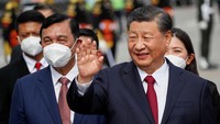 Xi hari ini juga diagendakan bertemu dengan Presiden Amerika Serikat (AS) Joe Biden. Pertemuan dengan Joe Biden digelar pada pukul 17.30 WITA. Pertemuan kedua kepala negara itu bakal menjadi catatan sejarah di tengah panas dingin hubungan Amerika Serikat dan China. Kabarnya, Biden akan berusaha mencari benang merah hubungan panas Amerika dengan Beijing.
