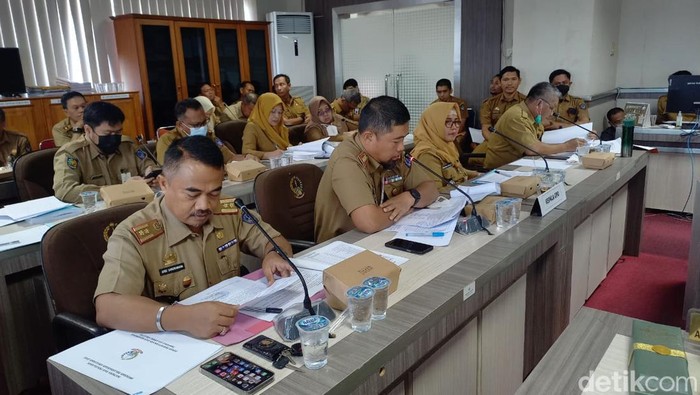 Kadispora Sulsel menghadiri rapat kerja Komisi E DPRD Sulsel dengan agenda pembahasan RAPBD 2023, Senin (14/11/2022)