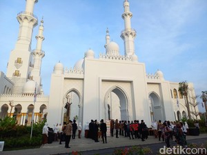 Sabar Dulu Lur, Masjid Sheikh Zayed Solo Belum Dibuka untuk Ibadah