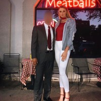 Tapi karena pengalaman-pengalaman tersebut, ia jadi tahu seperti apa pasangan yang seharusnya dipilih. Kini Klara Bradshaw telah menemukan tambatan hati yang memang lebih pendek darinya tapi benar-benar mendukung dan bangga padanya.Foto: Instagram Klara Bradshaw