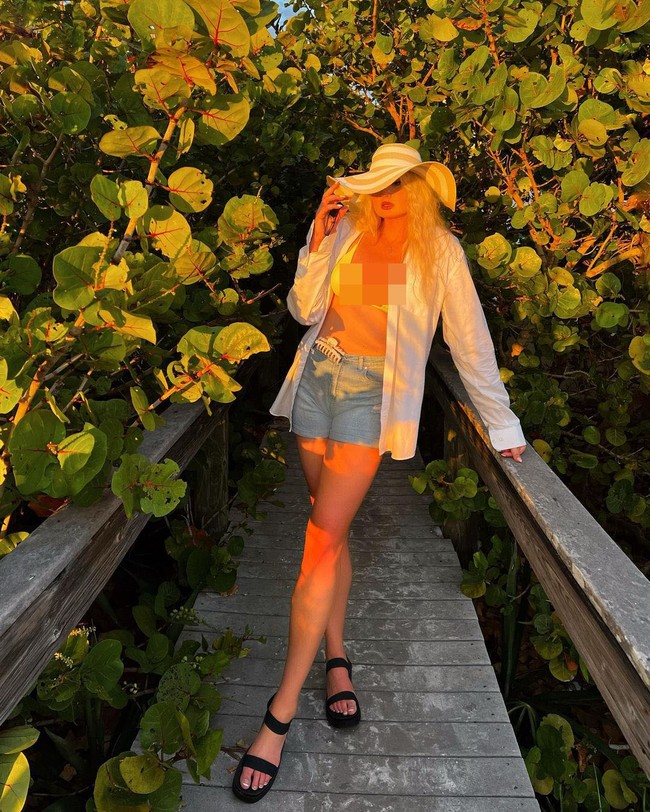 Aku sudah menghadapi banyak komentar di kencan pertama ketika mereka lagi-lagi menunjukkan kepadaku bagaimana cara menyaring pria dengan kepercayaan diri yang salah atau mereka yang ingin melihat penampilanku secara nyata atau hanya ingin tahu apa mereka bisa kencan dengan wanita tinggi itu, ungkap Klara.Foto: Instagram Klara Bradshaw