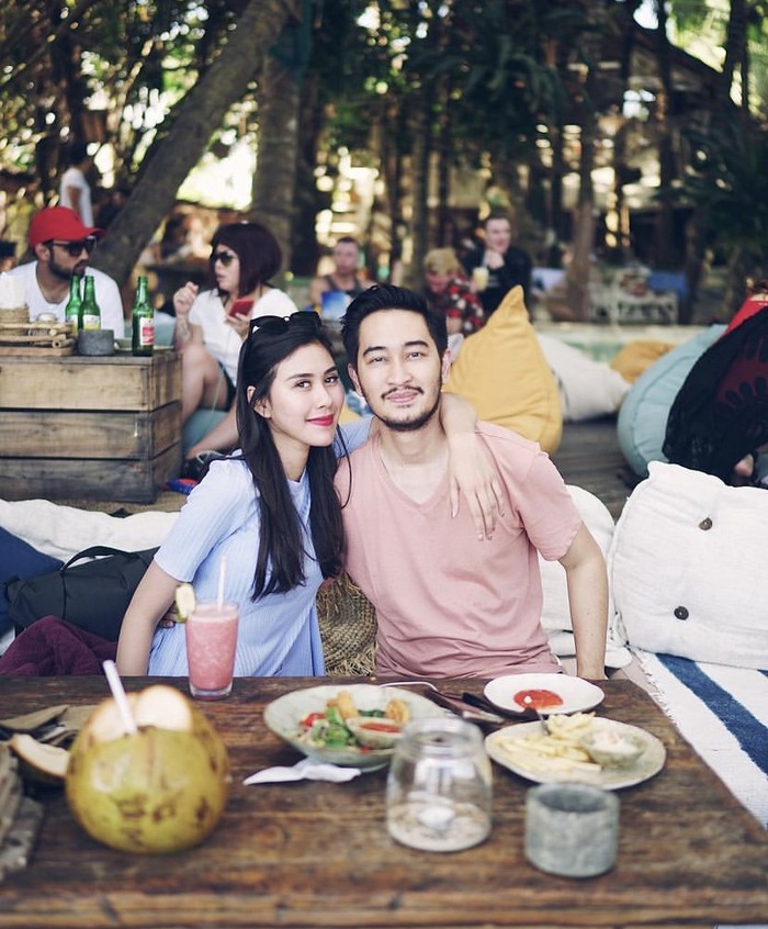 Kulineran Mewah Syahnaz Sadiqah yang Pinjamkan Uang Rp 50 M ke Raffi Ahmad  Kulineran Mewah Syahnaz Sadiqah yang Pinjamkan Uang Rp 50 M ke Raffi Ahmad