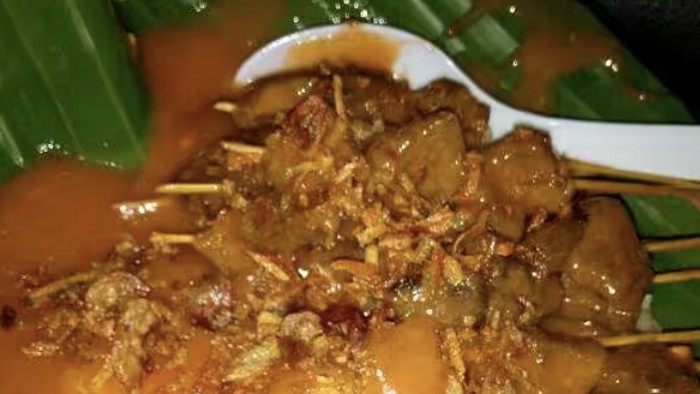 Lamak Bana! 20 Sate Padang Enak Ada di Sini