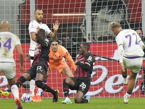 Milan Vs Fiorentina: Gol Bunuh Diri di Injury Time Menangkan Rossoneri