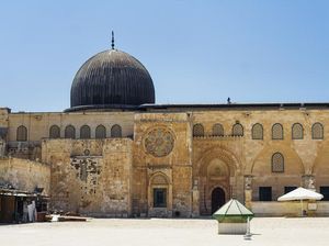 Tentara Israel Gerebek Rumah Khatib Masjid Al-Aqsa