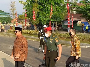 Prabowo hingga Yaqut Hadiri Peresmian Masjid Sheikh Zayed Solo
