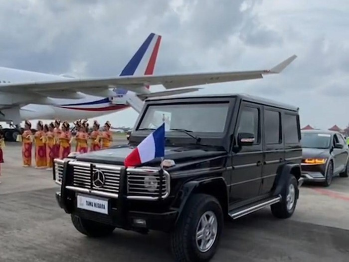 Mobil yang Dipakai Macron