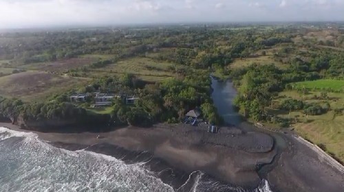 Potret pantai Nyanyi di Bali.