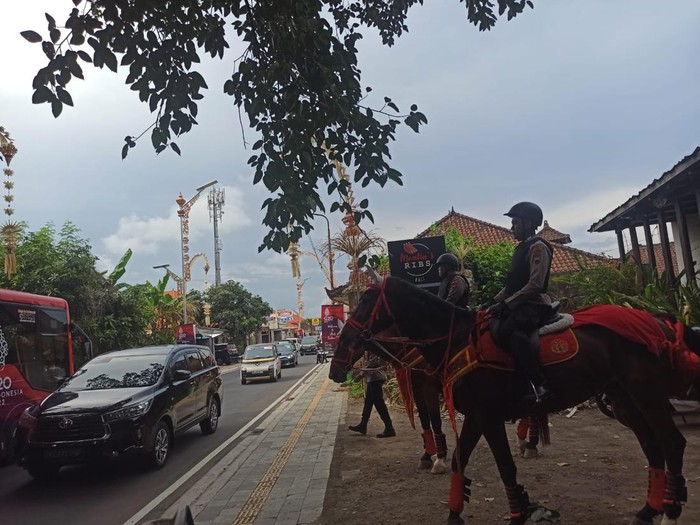 Pasukan berkuda dari kepolisian untuk pengamanan kawasan Nusa Dua, Badung, Minggu (13/11/2022).