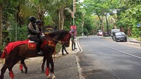 Kepolisian menerjunkan pasukan berkuda yang berasal dari Direktorat Polisi Satwa. Mereka akan bertugas menyusuri jalanan Nusa Dua yang menjadi salah satu venue utama KTT G20 Bali. Foto: Nuranda Indrajaya/detikBali