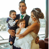 Paula Manzanal yang kerap berpergian ke berbagai negara di dunia ini diketahui sudah menikah dan memiliki anak. Foto: Dok. Instagram @Paula Manzanal