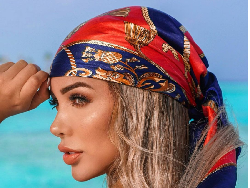 8 Potret Miss Peru yang Busananya Diusili Monyet Saat Liburan ke Bali