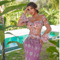 Selain menjadi bintang reality show, Paula Manzanal juga mengaku memiliki sederet bisnis. Dia merupakan investor dalam dunia properti dan menjadi CEO dari Fancy Brows dan Le Jolie Silk. Foto: Dok. Instagram @Paula Manzanal