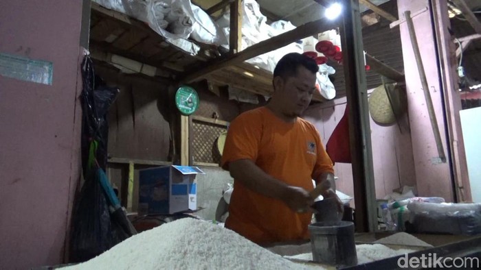 Penjual beras di Purwakarta