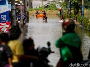 Tolong! Pengungsi Banjir Tangerang Butuh Obat-obatan hingga Susu Anak