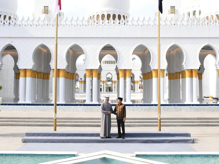 Peresmian Masjid Sheikh Zayed di Solo, Senin (14/11/2022).