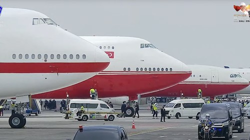 Sejumlah pesawat tamu dan delegasi berjejer di Bandara Ngurah Rai, Badung, Bali, Senin (14/11/2022).
