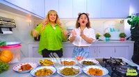 Pelantun Kekasih yang Tak Dianggap ini dikenal hobi kulineran. Belum lama ini ia melakukan aksi mukbang bersama Farida Nurhan. Foto: Instagram/YouTube