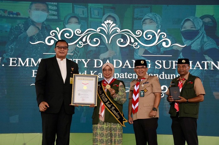 Pokja Bunda Paud Bandung Pecahkan MURI Cuci Tangan Pakai Sabun