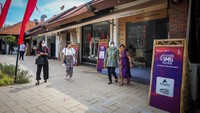 Para UKM tersebut telah melalui serangkaian proses seleksi yang diikuti oleh 1.204 UKM dari seluruh Indonesia.