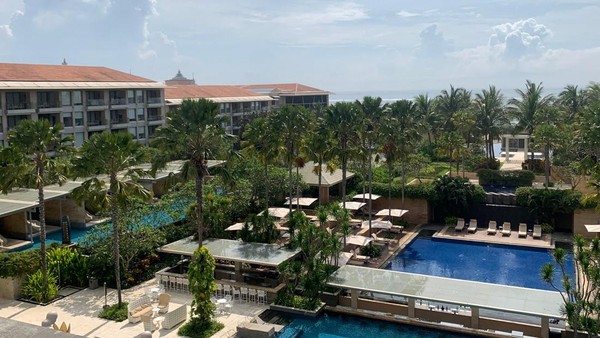 Pemandangan Hotel Mulia di Bali, tempat Presiden AS Joe Biden dan Presiden China Xi Jinping akan bertemu di Nusa Dua, Bali, Senin, (14/11/2022).