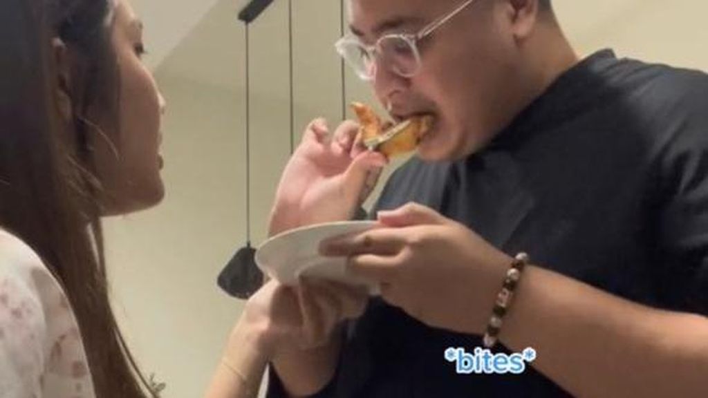 Prank Kekasih Pakai Chicken Wings Palsu, Netizen Kaget Lihat Reaksinya