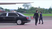 Terlihat ada dua unit Hongqi N701 yang diboyong ke Bali. Foto: Youtube Kemkominfo TV