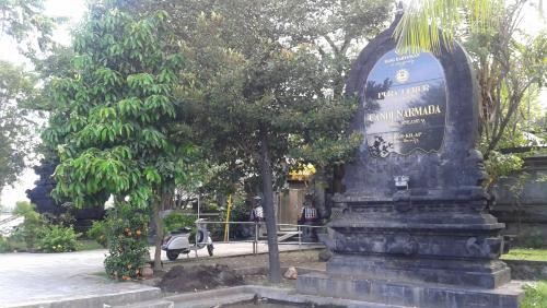 Potret Pura Tanah Kilap.