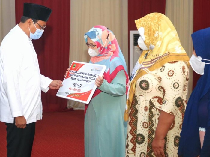 Ratusan Perempuan Kepala Keluarga di Kota Pasuruan Terima Bantuan