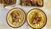 Warung Kiroman buka sejak pukul 07.00 hingga 15.30. Tempat ini layak disambangi untuk sarapan atau makan siang. 