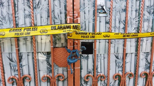 Rumah sekeluarga tewas mengering di Kalideres, jakarta Barat, terkunci rapat.