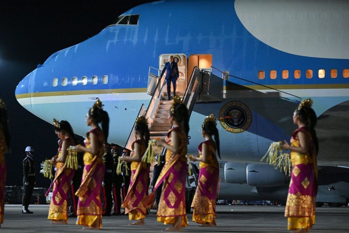 US President Joe Biden disembarks from Air Force One upon arrival at Ngurah Rai International Airport in Denpasar on the Indonesian resort island of Bali, November 13, 2022, as he travels to attend the G20 Summit. (Photo by SAUL LOEB / AFP) (Photo by SAUL LOEB/AFP via Getty Images)
