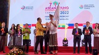 Bagas Adhadirgha menerima keketuaan ASEAN Young Entrepreneurship Council 1 tahun ke depan untuk Indonesia sekaligus mengukuhkannya sebagai Chairman bagi ASEAN Young Entrepreneurship Association.