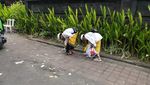 Potret Siswa-TNI Bersihkan Sampah Usai Penyambutan Delegasi G20