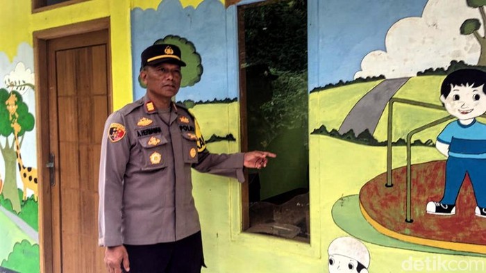Taman Belajar Sarwendah di Cipetir Sukabumi dilempar batu oleh orang tak dikenal