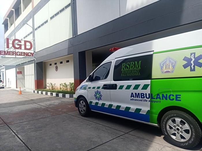 Tampilan salah satu ambulans dari Rumah Sakit Bali Mandara pada beberapa waktu lalu. Foto: Ni Made Lastri Karsiani Putri