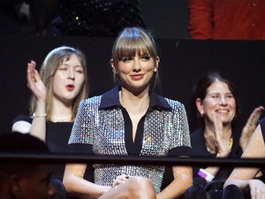 Taylor Swift Jadi Sorotan, Raih Tiga Piala dari AMAs 2022