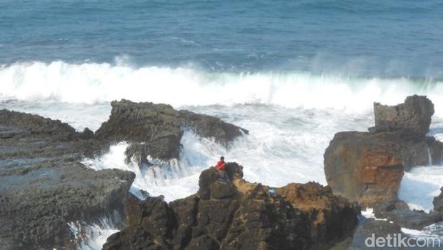 8 pantai yang jarang tak terjamah di Pangandaran