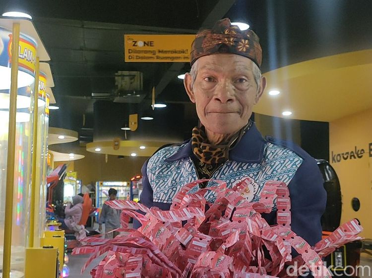 Potret Abah Empit sang Penakluk Mesin Permainan dari Garut