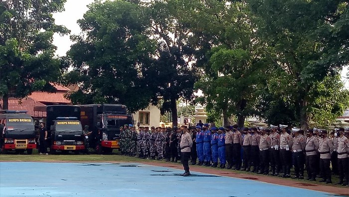 Apel gelar pasukan pengaman delegasi KTT G20 yang akan berkunjung ke Labuan Bajo, di Mapolres Manggarai Barat, Selasa (15/11/2022). (Ambrosius Ardin/detikBali)