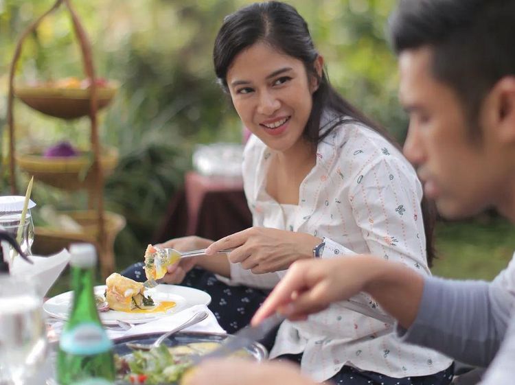 Dian Sastro, Aktris yang Awet Cantik dan Hobi Kulineran Bareng Teman